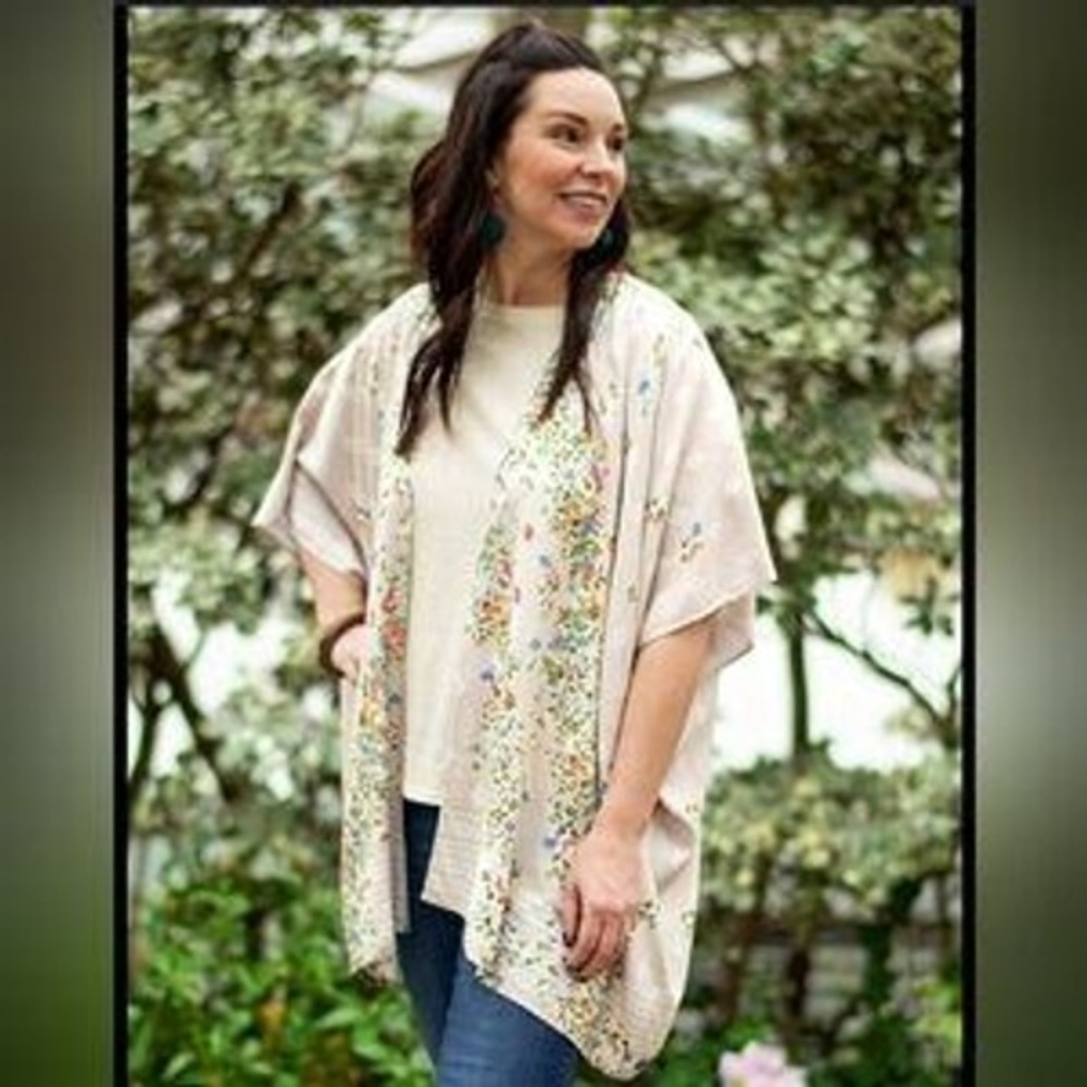 Matilda Jane Cream Floral Print Kimono Duster XS Small Casual Feminine Flowy